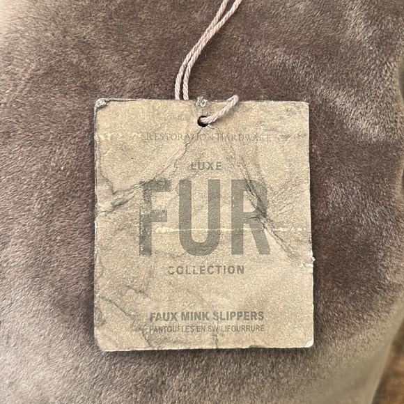 NWT Restoration Hardware LUXE FAUX FUR SLIPPERS L/XL - Picture 3 of 6